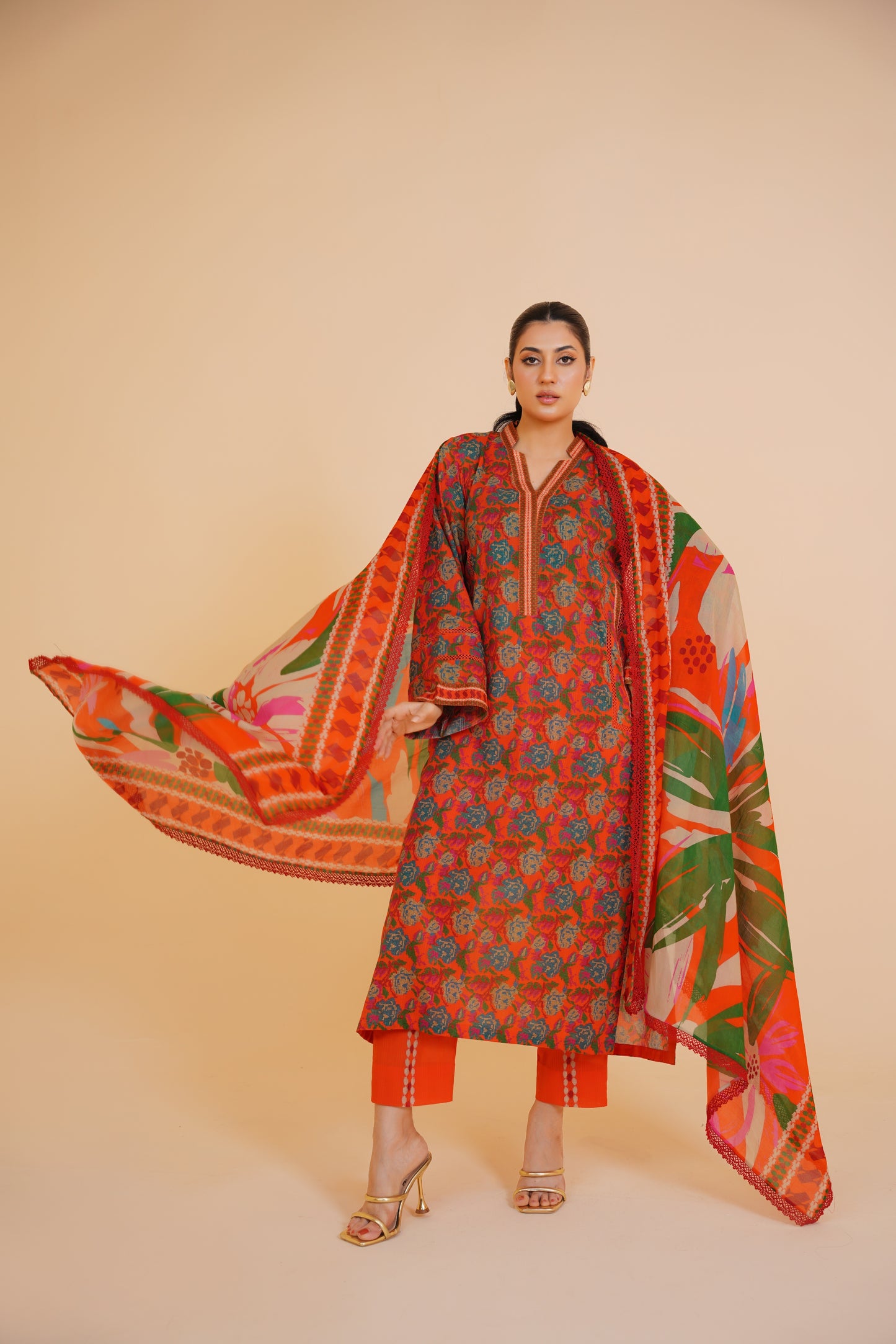Scarlet Grace – Bold Print 3-Piece Lawn Suit