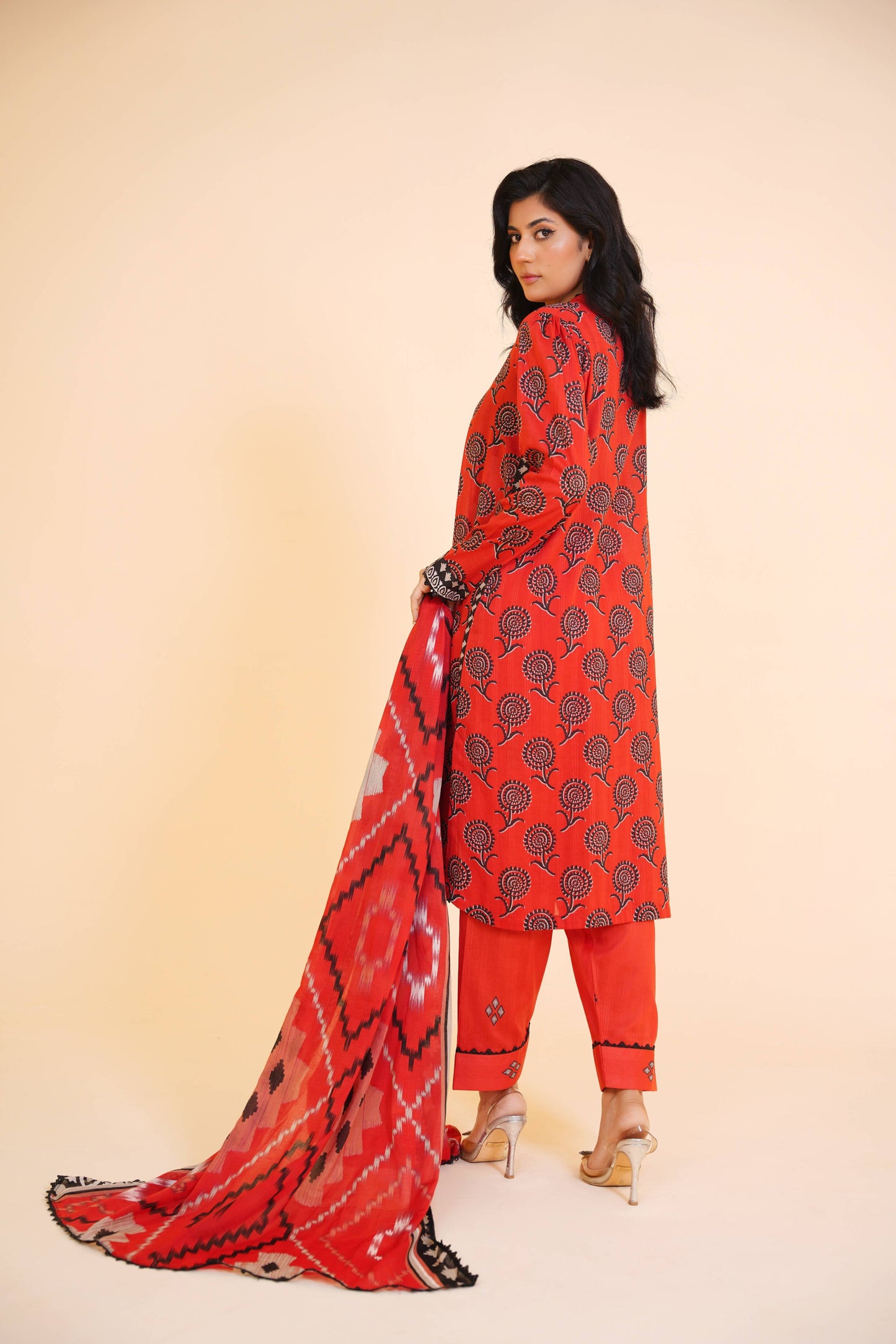 Gulnaar – Red Floral Heritage 3 Piece Printed Lawn Suit