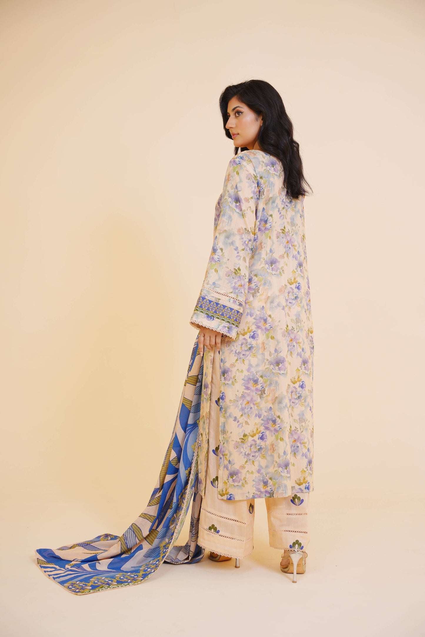 Lavender Breeze – 3 Piece Printed Lawn Suit