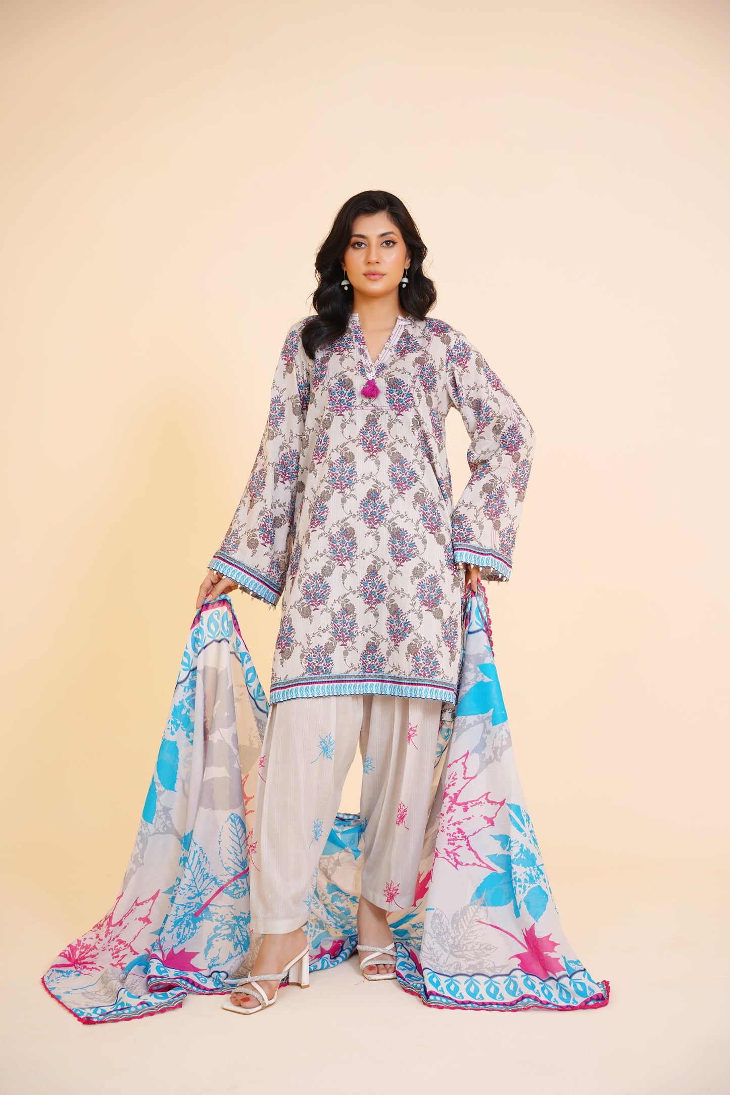 Elegant Bloom – 3-Piece Printed Lawn Suit