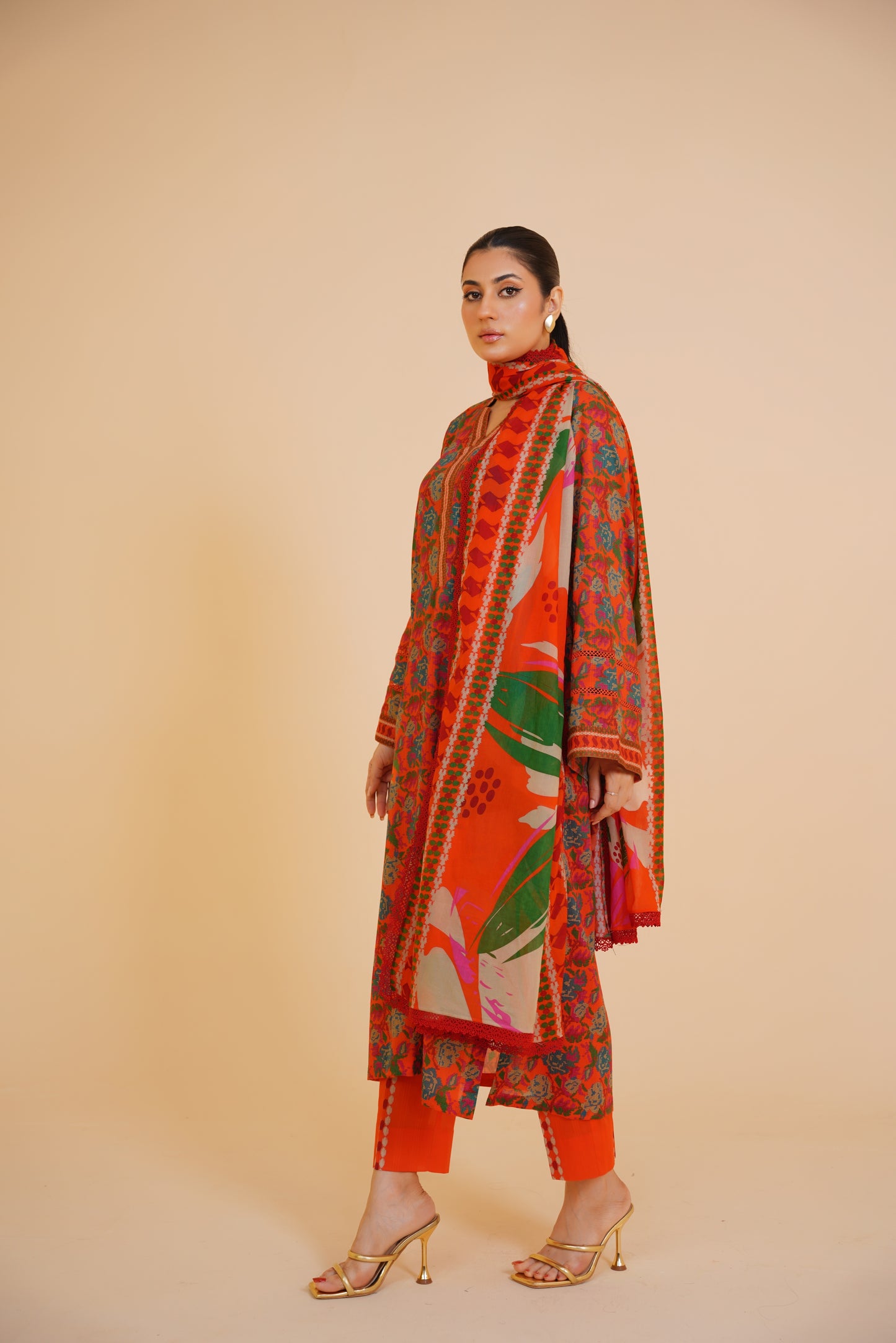 Scarlet Grace – Bold Print 3-Piece Lawn Suit