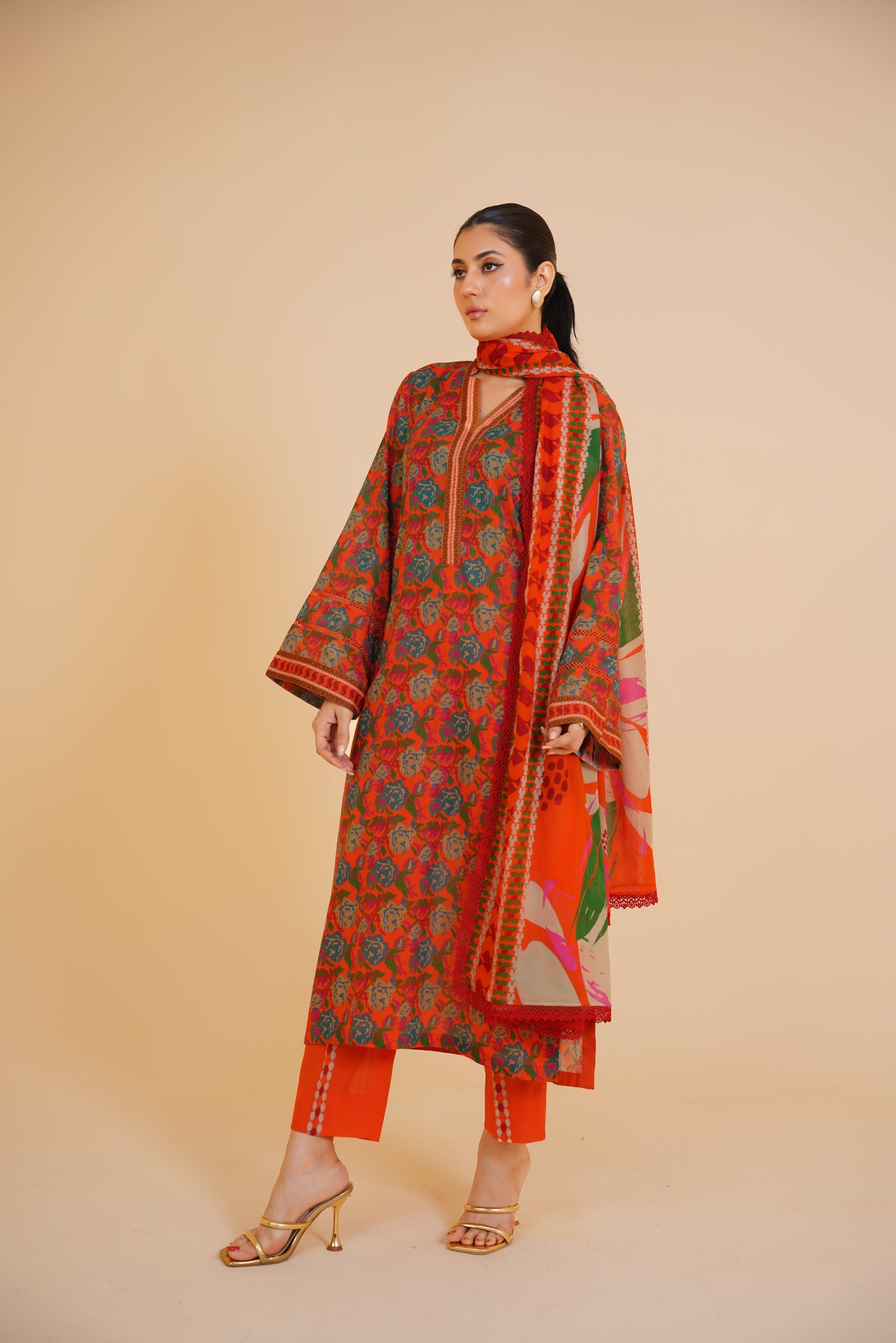 Scarlet Grace – Bold Print 3-Piece Lawn Suit